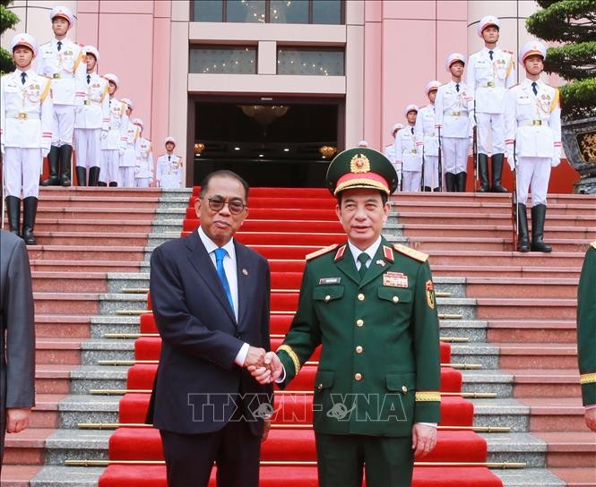 Ngài Dato Seri Mohamed Khaled Bin Nodrin, Bộ trưởng Quốc phòng Malaysia và Phó Thủ tướng, Bộ trưởng Quốc phòng Phan Văn Giang trước khi hội đàm. Ảnh: Trọng Đức/TTXVN Ngài Dato Seri Mohamed Khaled Bin Nodrin, Bộ trưởng Quốc phòng Malaysia và Phó Thủ tướng, Bộ trưởng Quốc phòng Phan Văn Giang trước khi hội đàm. Ảnh: Trọng Đức/TTXVN