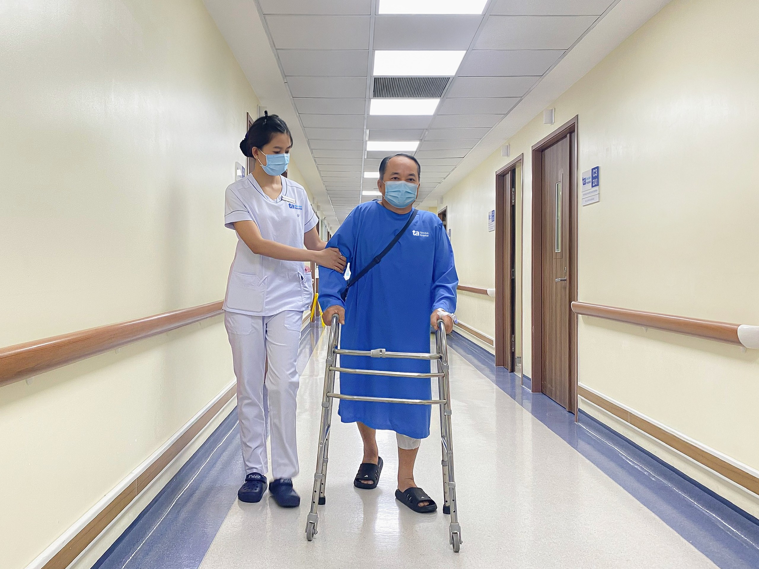 Top đầu thế giới, Bệnh viện Việt Nam vượt mốc 100 ca thay khớp khó nhờ “siêu robot” AI