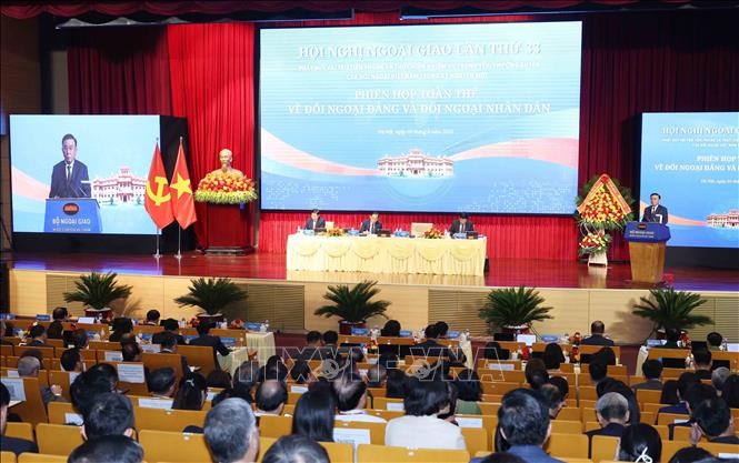 Phiên họp toàn thể về Đối ngoại Đảng và Đối ngoại nhân dân, trong khuôn khổ Hội nghị Ngoại giao lần thứ 33. Ảnh: Phương Hoa/TTXVN