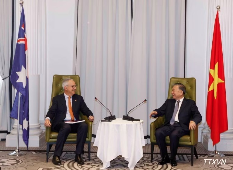 Party General Secretary and State President To Lam receives Nicholas Moore, Australia’s Special Envoy for Southeast Asia. (Photo: VNA) Party General Secretary and State President To Lam receives Nicholas Moore, Australia’s Special Envoy for Southeast Asia. (Photo: VNA)