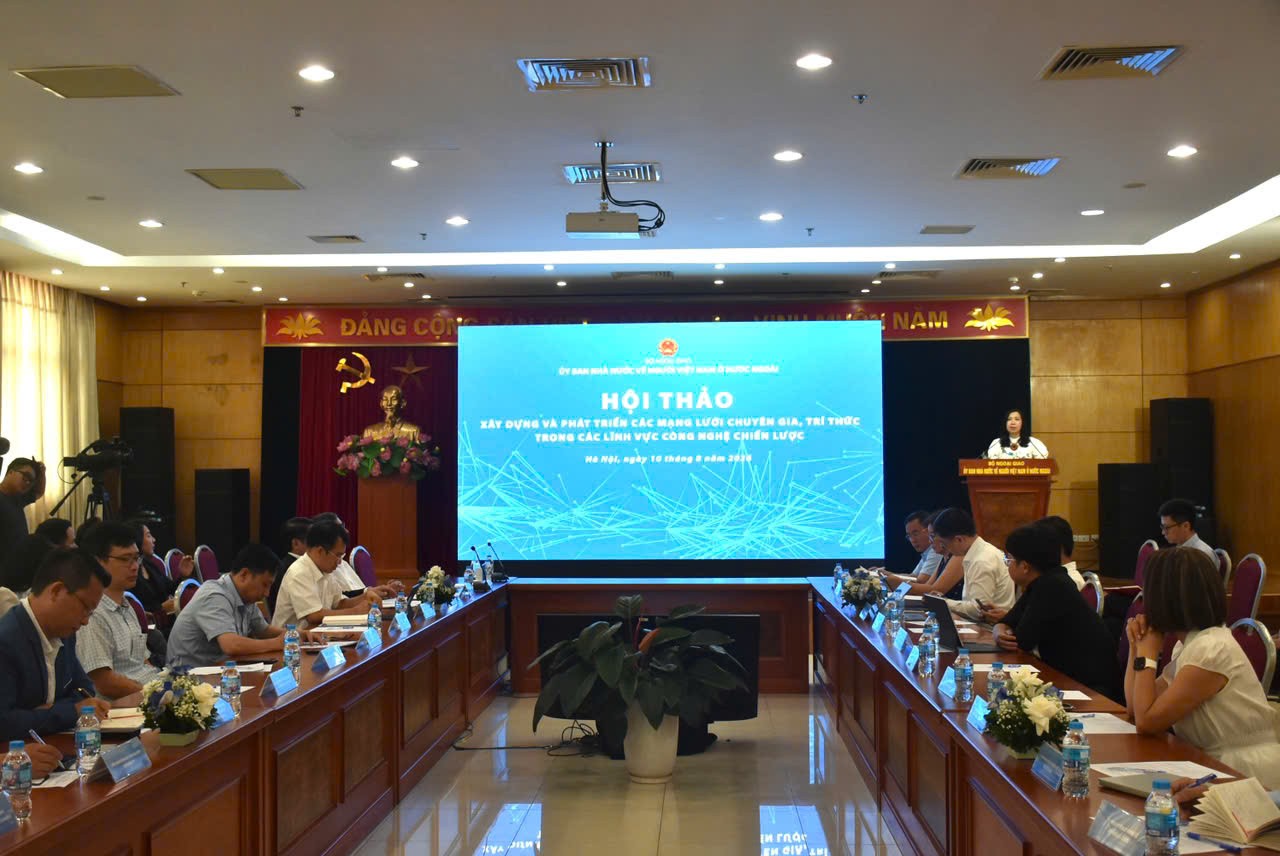 Chuyên gia, trí thức kiều bào giải quyết bài toán lớn về khoa học công nghệ của nước nhà Chuyên gia, trí thức kiều bào giải quyết bài toán lớn về khoa học công nghệ của nước nhà