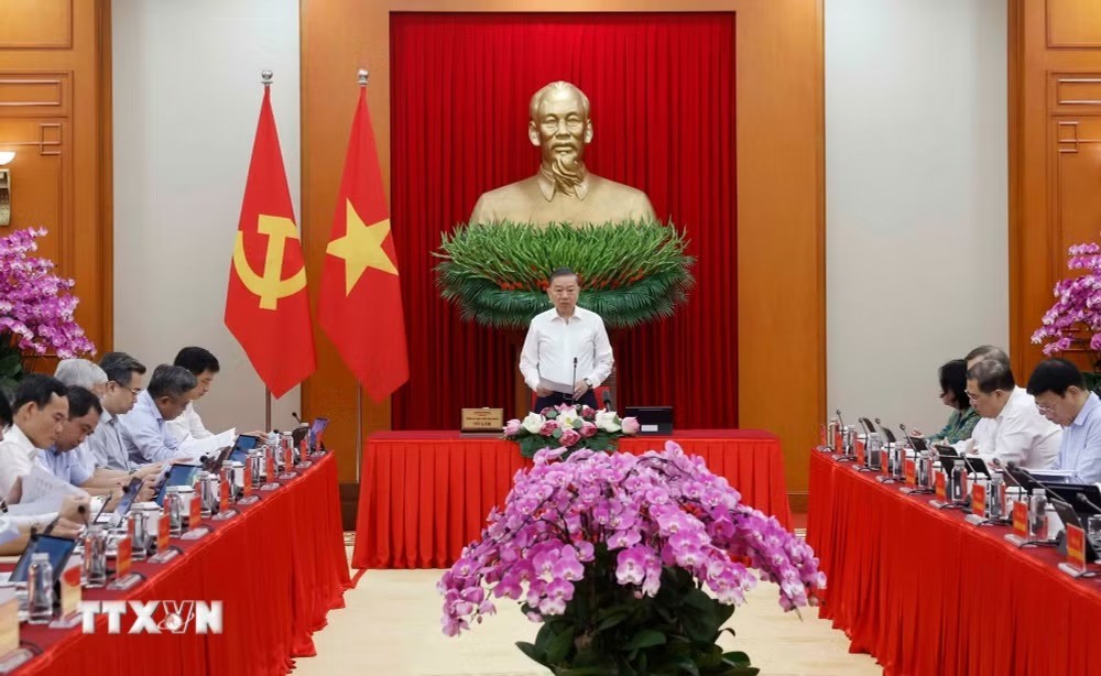 Tổng Bí thư, Chủ tịch nước Tô Lâm, Trưởng Ban Chỉ đạo Trung ương về tổng kết thực tiễn và nghiên cứu sửa đổi, bổ sung Điều lệ Đảng phát biểu chỉ đạo. (Ảnh: Thống Nhất/TTXVN)