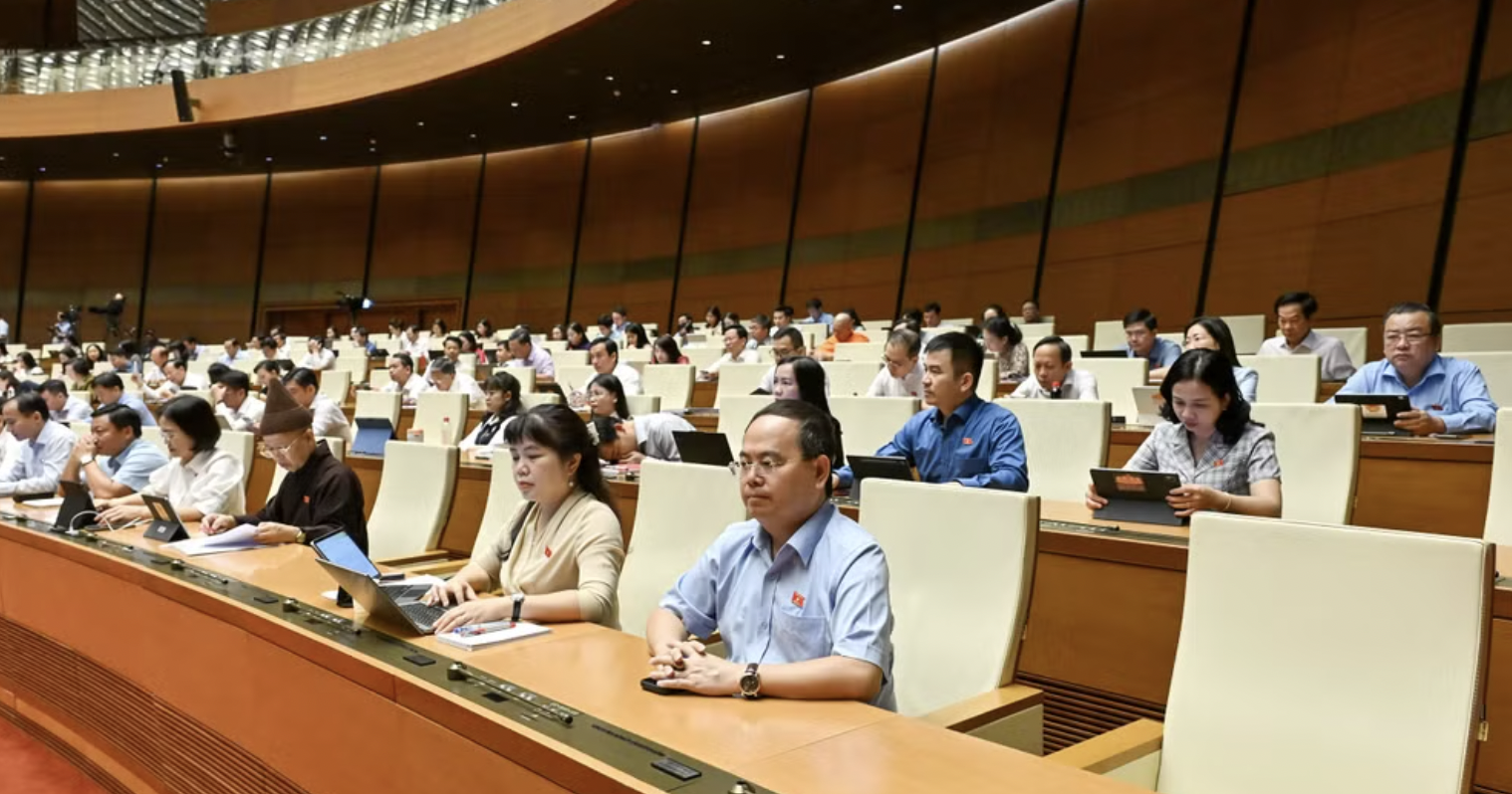 出席8月10日上午会议的代表们。 出席8月10日上午会议的代表们。