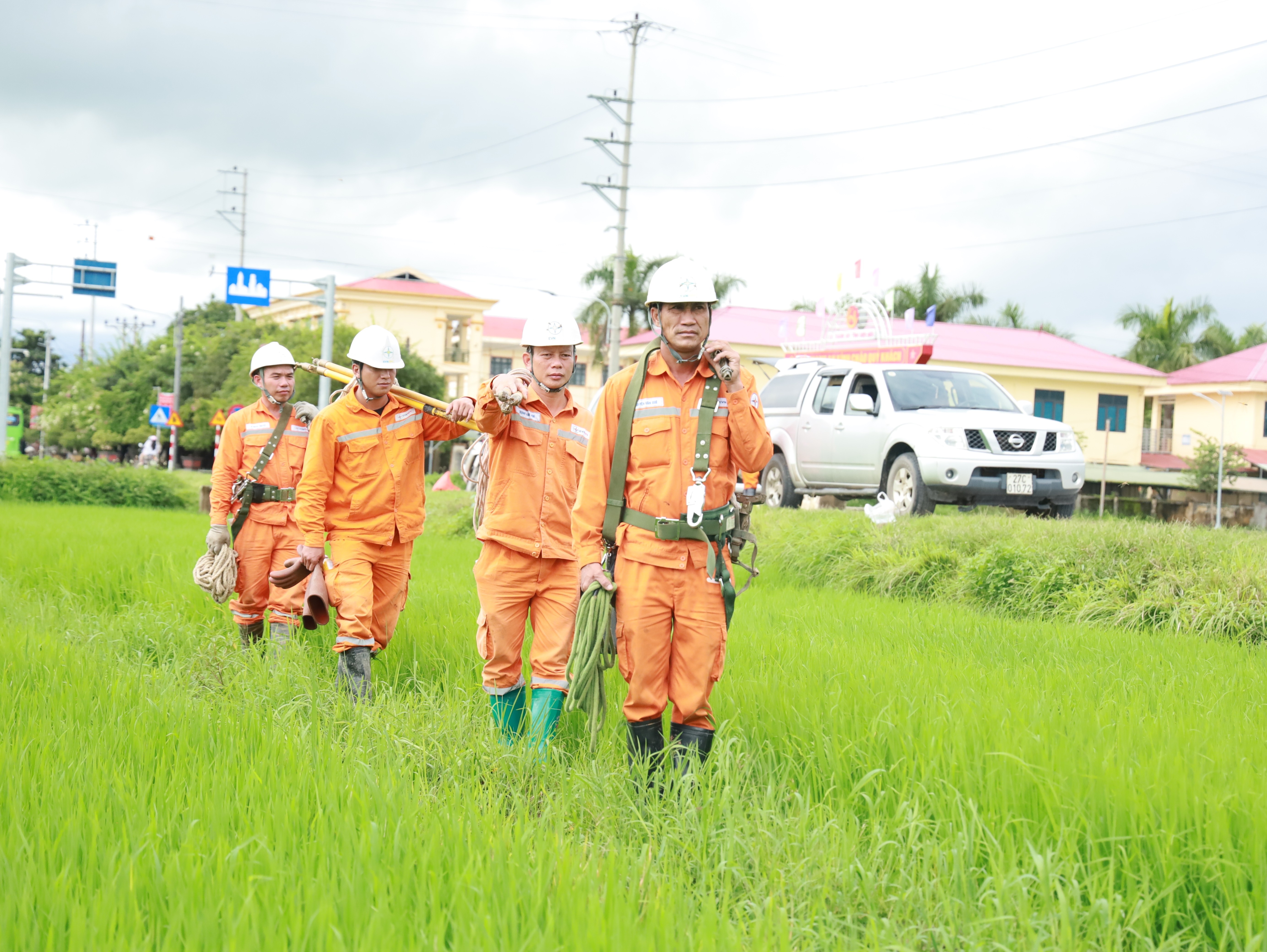 Vật tư, phương tiện phục vụ công tác phòng, chống thiên tai được EVNNPC kiểm tra, chuẩn bị sẵn sàng Vật tư, phương tiện phục vụ công tác phòng, chống thiên tai được EVNNPC kiểm tra, chuẩn bị sẵn sàng