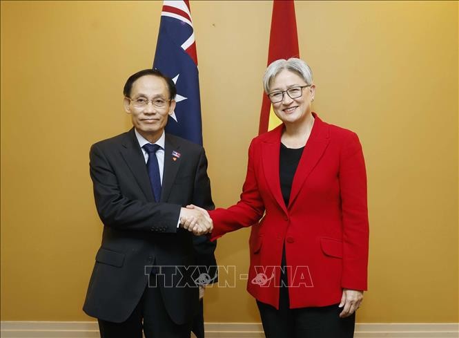 Bộ trưởng Ngoại giao Lê Hoài Trung và Bộ trưởng Ngoại giao Australia Penny Wong. Ảnh: Thống Nhất/TTXVN