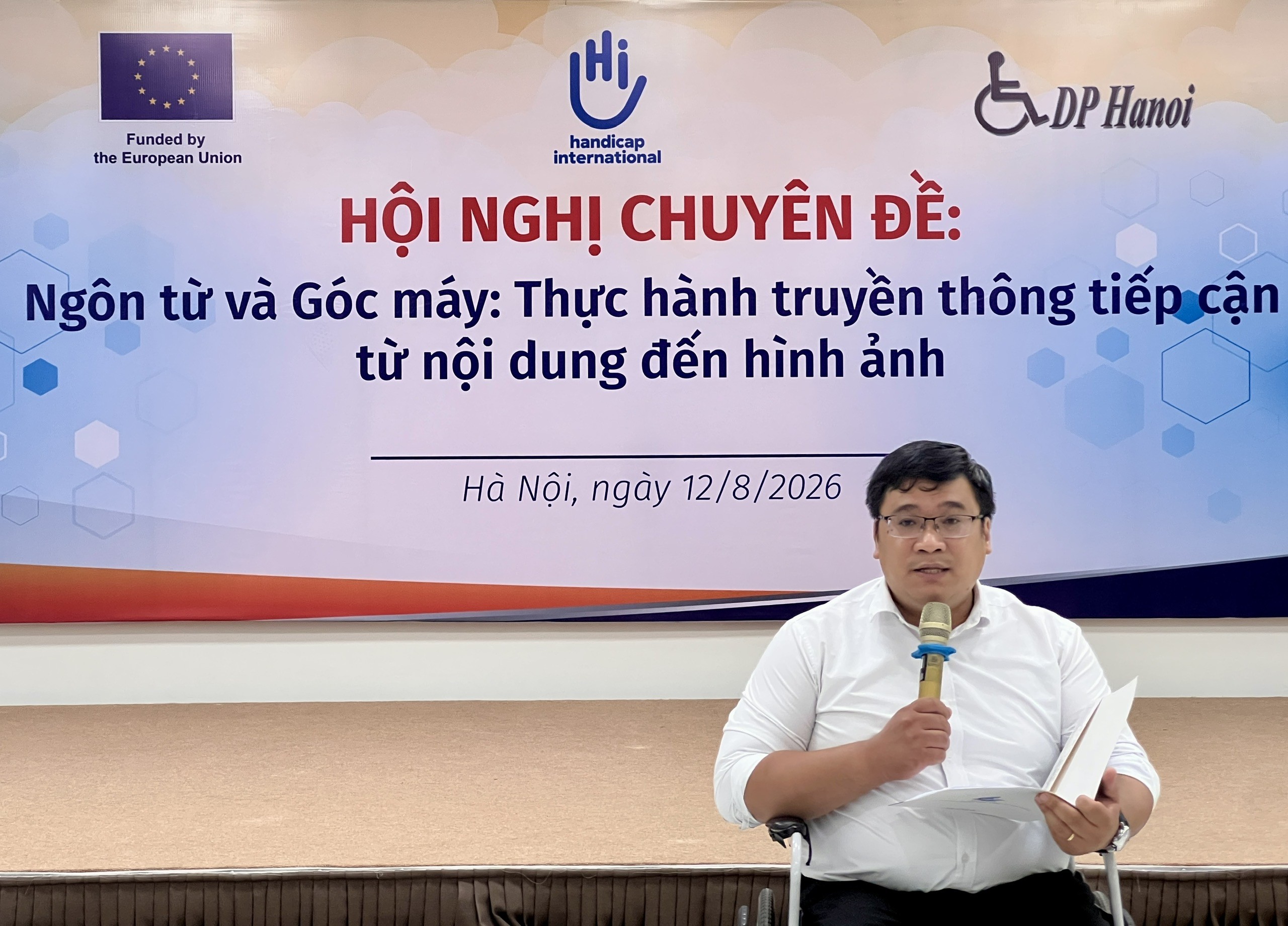 Đổi mới cách truyền thông về người khuyết tật