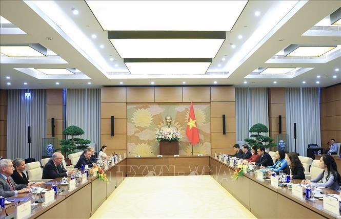 Phó Chủ tịch Quốc hội Nguyễn Thị Thanh tiếp Đoàn Ủy ban Giáo dục và Lực lượng Lao động Hạ viện Hoa Kỳ. Ảnh: Tuấn Anh/TTXVN