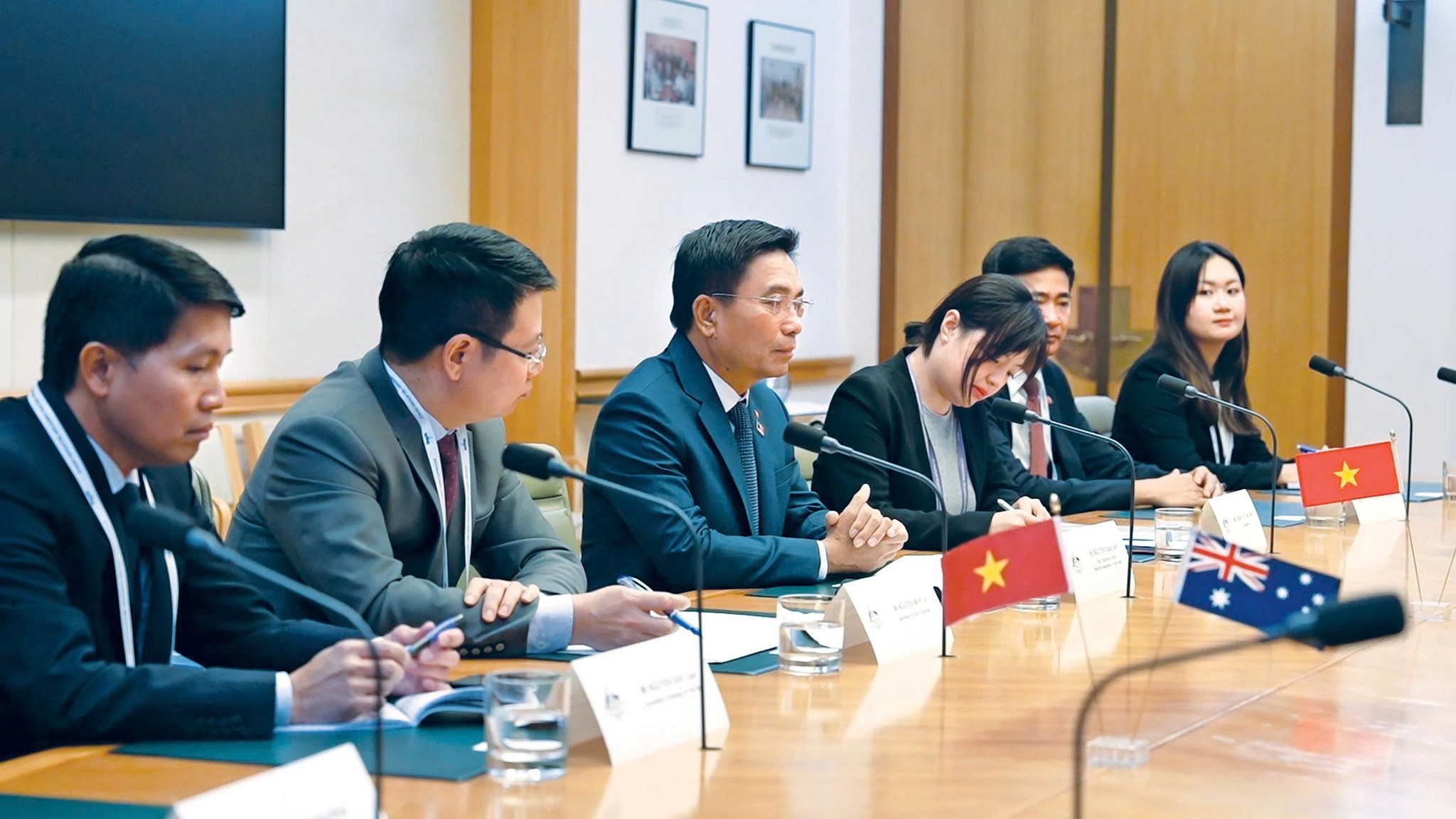 Phó Chủ tịch Quốc hội, Thượng tướng Nguyễn Doãn Anh phát biểu tại cuộc gặp. Ảnh: TTXVN
