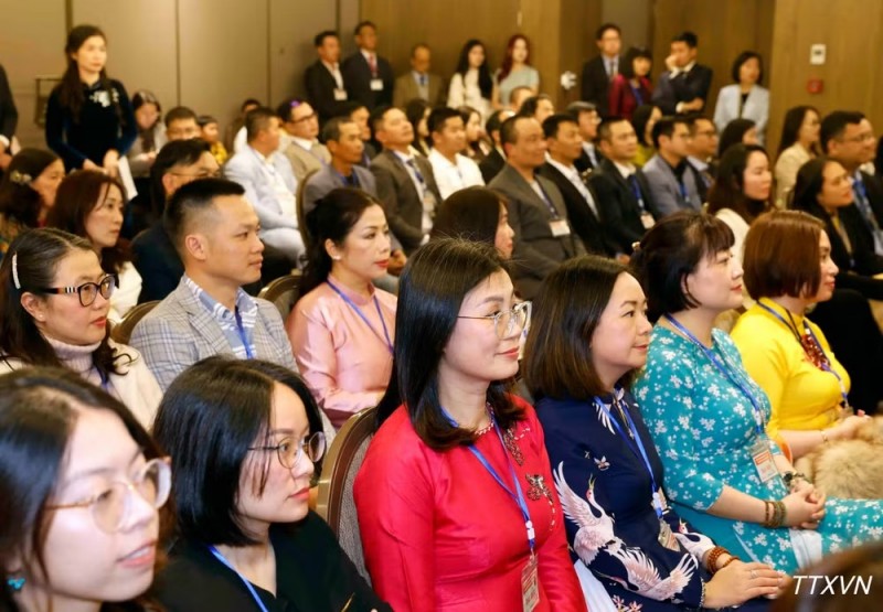 Delegates attend the meeting with General Secretary of the Communist Party of Vietnam and President To Lam. (Photo: Thong Nhat/VNA)