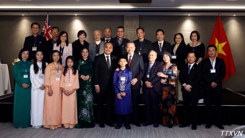 General Secretary of the Communist Party of Vietnam and President To Lam and delegates. (Photo: Thong Nhat/VNA)