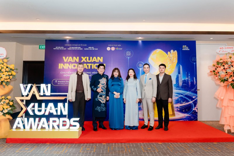 Vạn Xuân Innovation 2026 quy tụ nhiều chuyên gia, diễn giả nổi tiếng. Vạn Xuân Innovation 2026 quy tụ nhiều chuyên gia, diễn giả nổi tiếng.