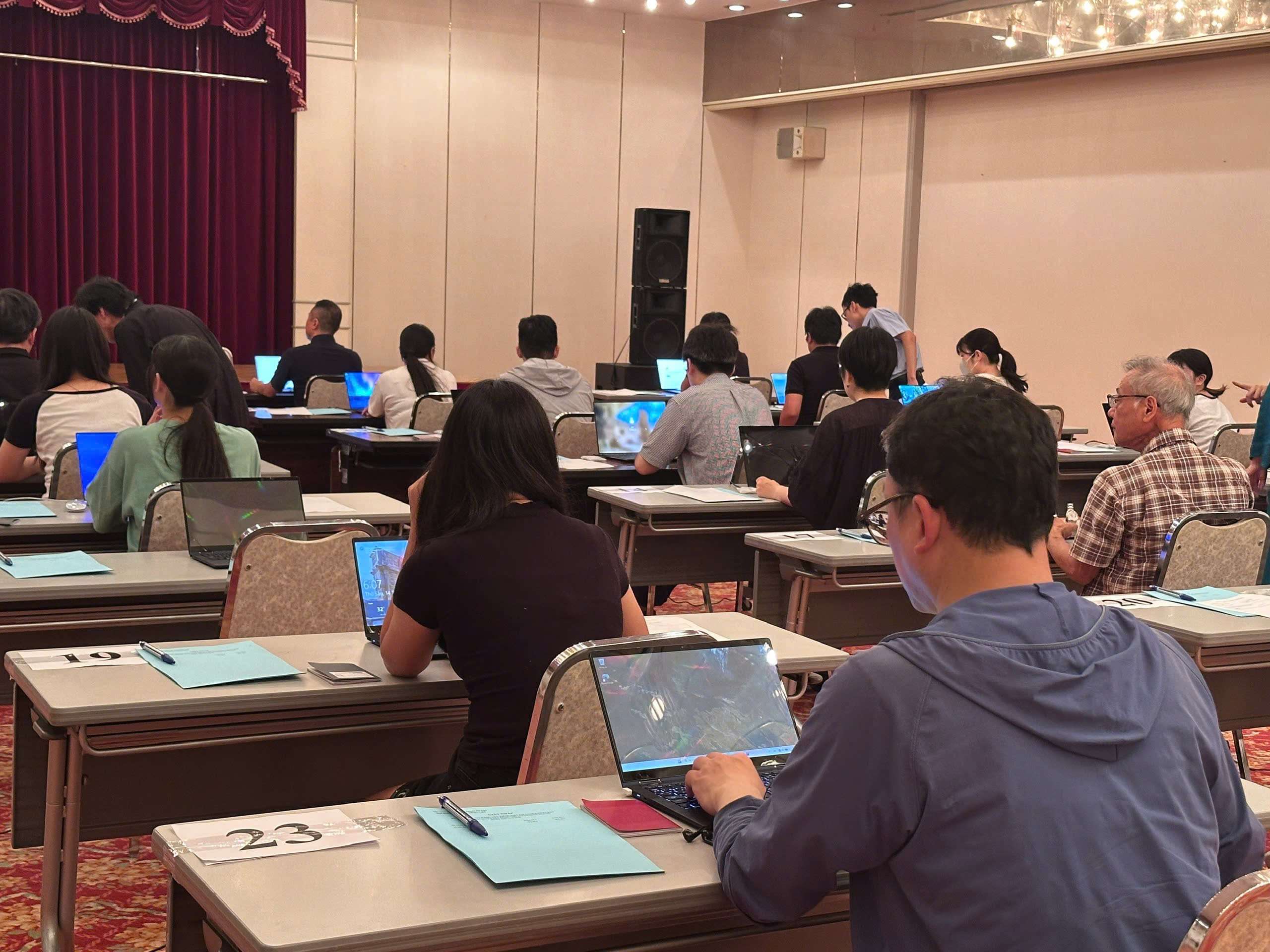 Lần đầu tiên thi đánh giá năng lực Tiếng Việt bằng hình thức thi trên máy tính tại Osaka (Nhật Bản) Lần đầu tiên thi đánh giá năng lực Tiếng Việt bằng hình thức thi trên máy tính tại Osaka (Nhật Bản)