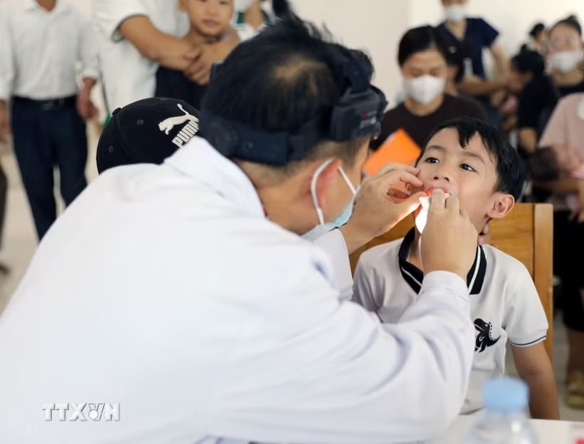 Hà Nội đặt mục tiêu khám sức khỏe miễn phí cho 100% trẻ em, học sinh trước năm học mới. (Ảnh minh họa: TTXVN) Hà Nội đặt mục tiêu khám sức khỏe miễn phí cho 100% trẻ em, học sinh trước năm học mới. (Ảnh minh họa: TTXVN)