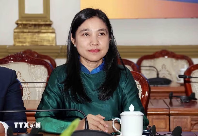 Bridging Overseas Vietnamese Resources with Country’s Development Needs Bridging Overseas Vietnamese Resources with Country’s Development Needs