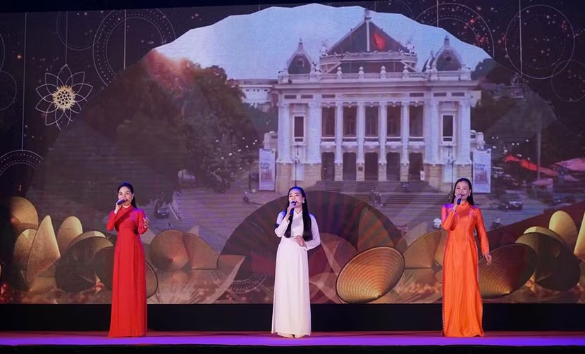 河内胡志明市多彩活动迎接越南国庆81周年 河内胡志明市多彩活动迎接越南国庆81周年