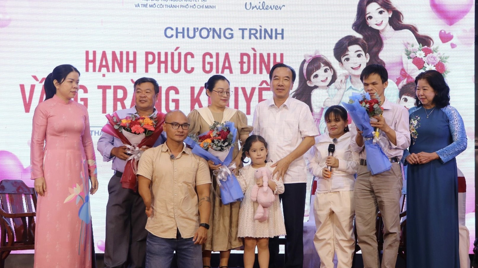 从‘残缺明月’般的家庭中传递爱与毅力
