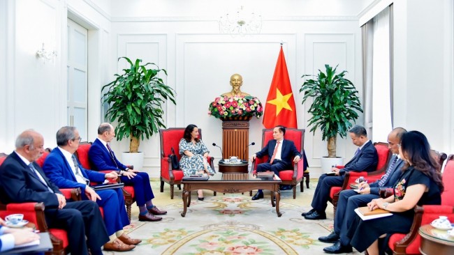 Bóng đá góp phần tăng cường kết nối nhân dân Việt Nam - Uruguay