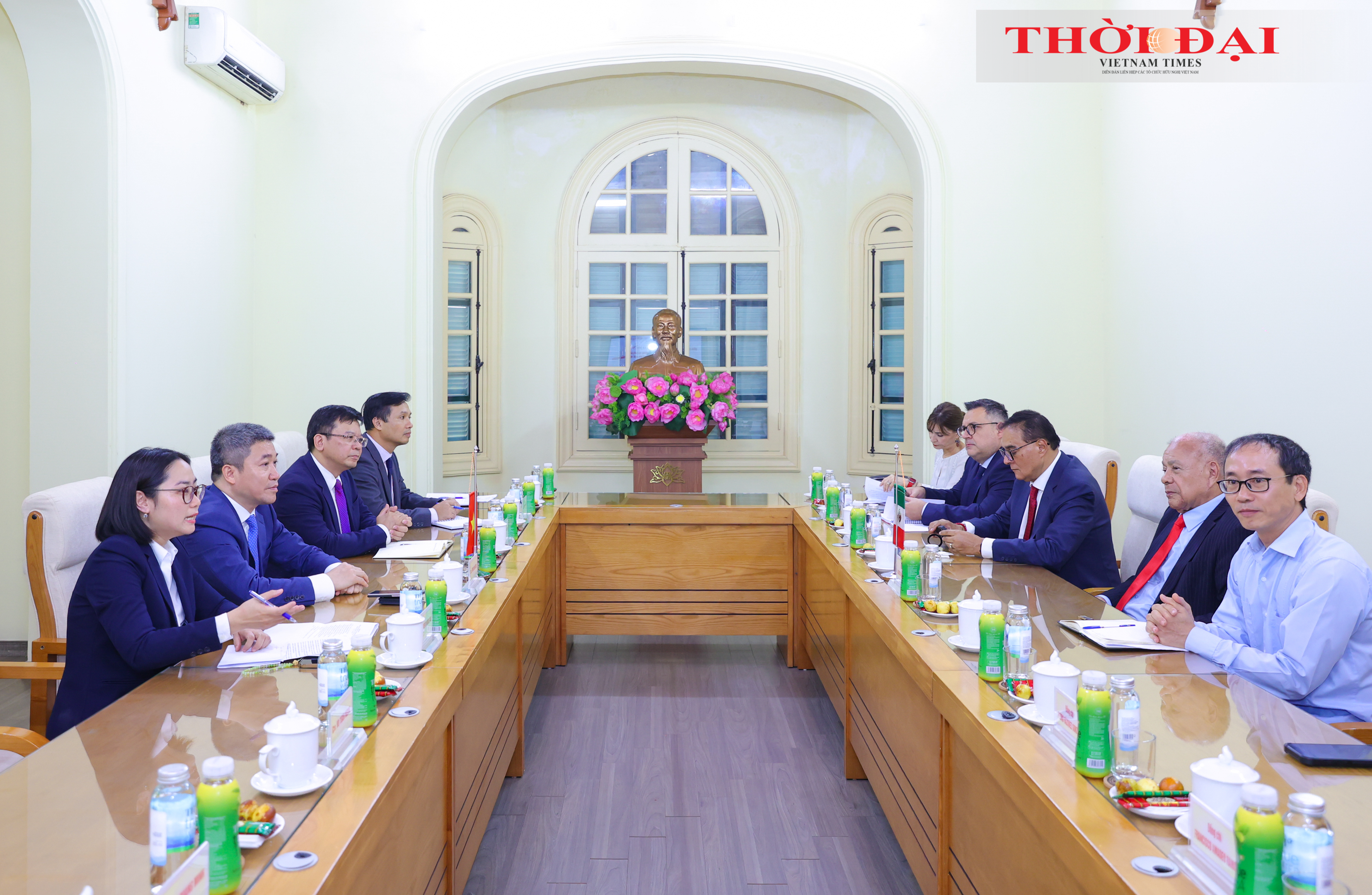 Promoting Vietnam-Mexico People-to-People Friendship Promoting Vietnam-Mexico People-to-People Friendship