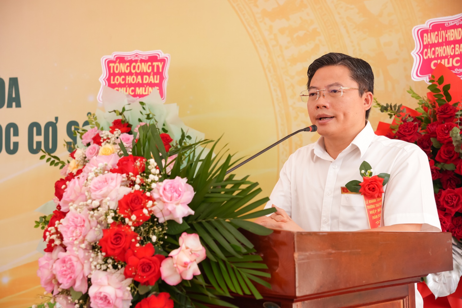 Ông Nguyễn Đức Luận - Bí thư Đảng ủy, Chủ tịch HĐND xã Thư Trì. Ông Nguyễn Đức Luận - Bí thư Đảng ủy, Chủ tịch HĐND xã Thư Trì.
