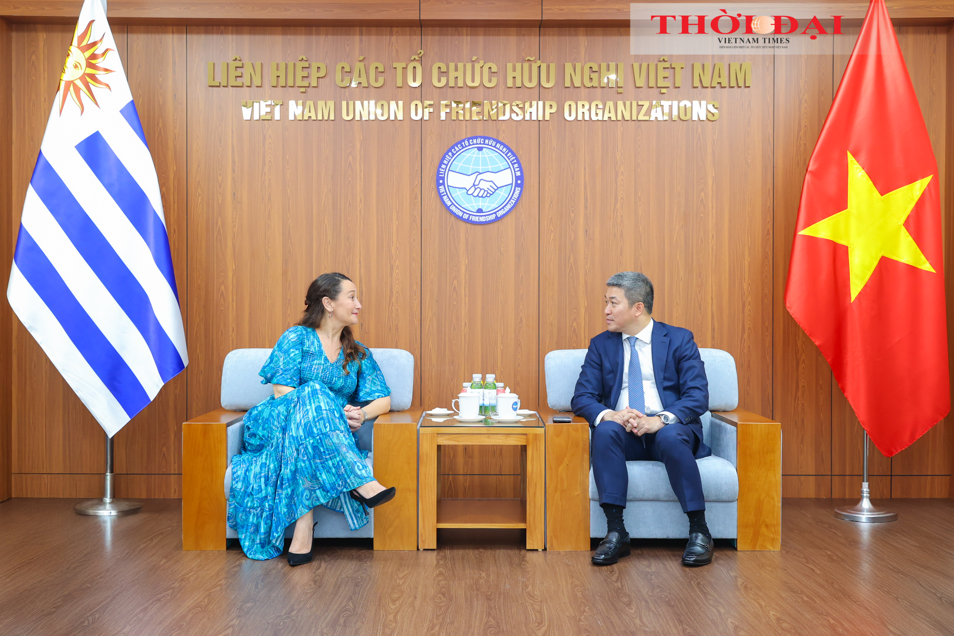 Chủ tịch Liên hiệp các tổ chức hữu nghị Việt Nam Phan Anh Sơn tiếp Thứ trưởng Bộ Ngoại giao Uruguay Valeria Csukasi. (Ảnh: Đinh Hòa) Chủ tịch Liên hiệp các tổ chức hữu nghị Việt Nam Phan Anh Sơn tiếp Thứ trưởng Bộ Ngoại giao Uruguay Valeria Csukasi. (Ảnh: Đinh Hòa)
