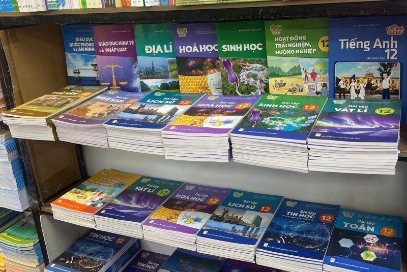 NXBGD Việt Nam chủ động nguồn cung, đảm bảo đủ sách giáo khoa cho học sinh trước thềm năm học mới 2026-2027 NXBGD Việt Nam chủ động nguồn cung, đảm bảo đủ sách giáo khoa cho học sinh trước thềm năm học mới 2026-2027