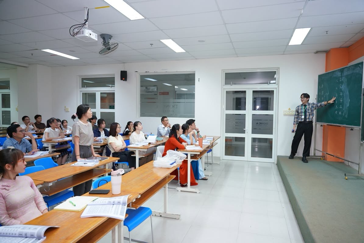Da Nang Launches Free Korean Language Course for Local Residents