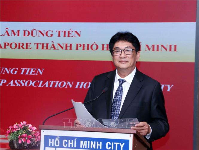 Ông Lâm Dũng Tiến, Chủ tịch Hội Hữu nghị Việt Nam - Singapore Thành phố Hồ Chí Minh, phát biểu tại buổi họp mặt. Ông Lâm Dũng Tiến, Chủ tịch Hội Hữu nghị Việt Nam - Singapore Thành phố Hồ Chí Minh, phát biểu tại buổi họp mặt.