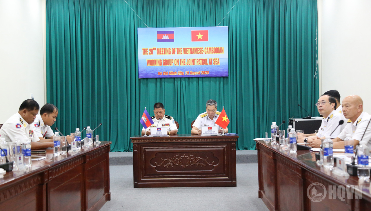 Hai trưởng đoàn đồng chủ trì phiên họp. (Ảnh: Báo Hải quân). Hai trưởng đoàn đồng chủ trì phiên họp. (Ảnh: Báo Hải quân).