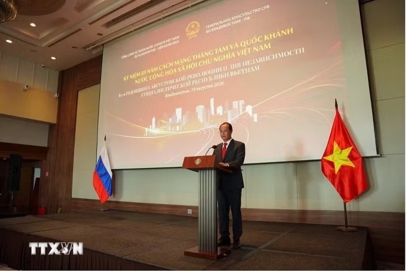 Tổng lãnh sự Nguyễn Việt Kiên phát biểu khai mạc buổi lễ. (Ảnh: TTXVN phát)