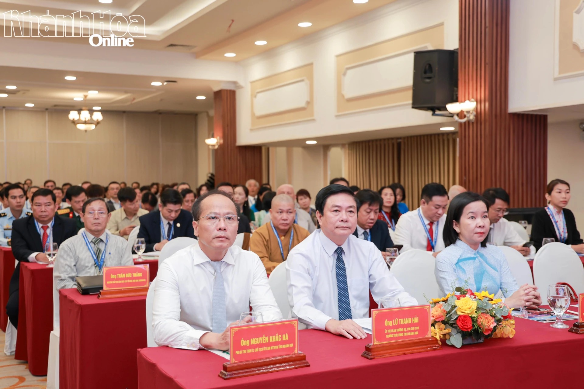 Các đồng chí Nguyễn Khắc Hà, Lữ Thanh Hải tham dự đại hội.