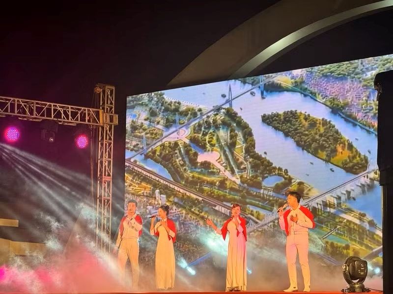 A performance at the special art programme themed “From the Autumn of Independence” (Photo: VOV) A performance at the special art programme themed “From the Autumn of Independence” (Photo: VOV)