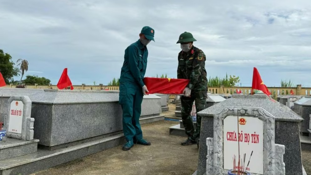 В Дананге продолжается поиск и установление личности останков павших военнослужащих