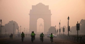 Tin quốc tế ngày 22/8: Delhi cấm xây dựng 42 ngày để giảm ô nhiễm, tấn công bằng kiếm tại trường học ở Thụy Điển