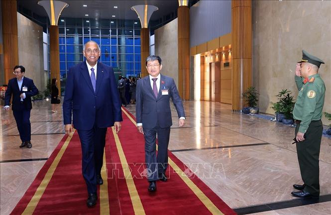 Chủ tịch Quốc hội nước Cộng hòa Côte d’Ivoire Patrick Achi đến sân bay quốc tế Nội Bài. Ảnh: Tuấn Anh/TTXVN Chủ tịch Quốc hội nước Cộng hòa Côte d’Ivoire Patrick Achi đến sân bay quốc tế Nội Bài. Ảnh: Tuấn Anh/TTXVN