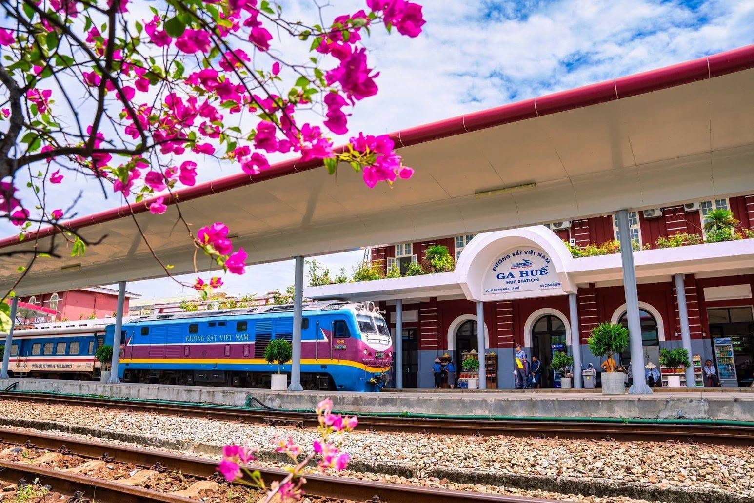 Explore Central Vietnam Aboard the Hue-Phong Nha Heritage Train