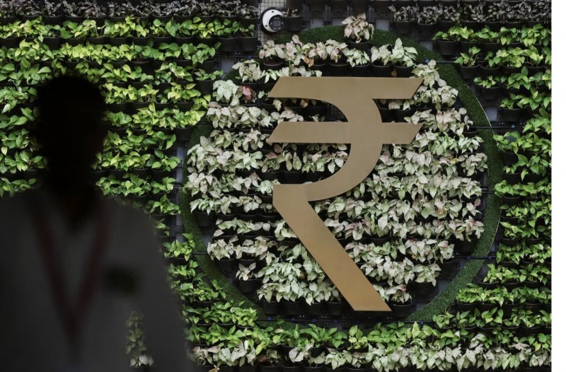 India's forex pile rises to six-month peak on sustained capital inflows India's forex pile rises to six-month peak on sustained capital inflows
