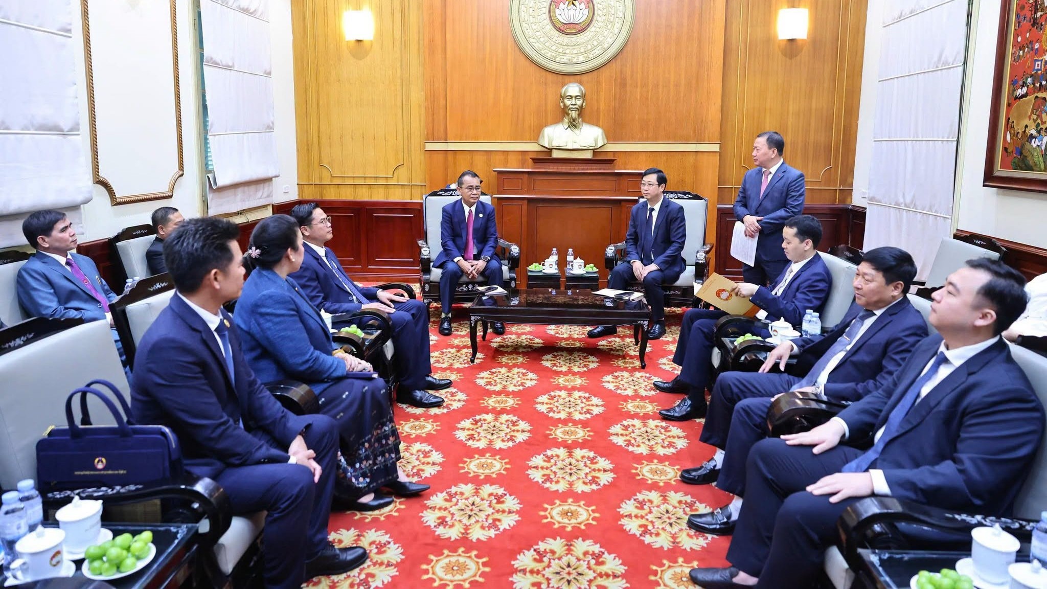 Ba trọng tâm hợp tác Mặt trận Hà Nội - Viêng Chăn giai đoạn 2026-2030