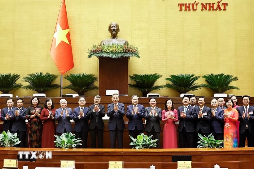 Tổng Bí thư, Chủ tịch nước Tô Lâm; Thủ tướng Lê Minh Hưng và đại biểu chụp ảnh lưu niệm. (Ảnh: Doãn Tấn/TTXVN) Tổng Bí thư, Chủ tịch nước Tô Lâm; Thủ tướng Lê Minh Hưng và đại biểu chụp ảnh lưu niệm. (Ảnh: Doãn Tấn/TTXVN)