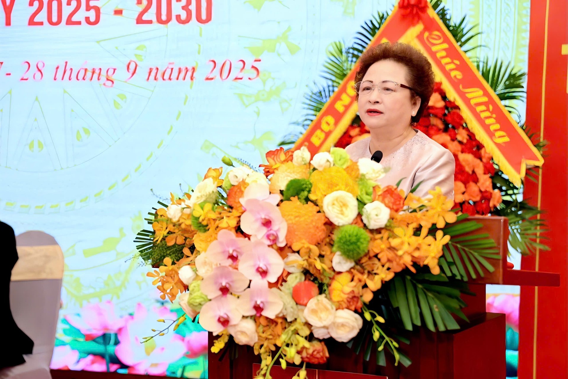 Bà Nguyễn Thị Nga phát biểu tại Đại hội Đại biểu Toàn quốc lần thứ III, nhiệm kỳ 2025-2030 của VPBA Bà Nguyễn Thị Nga phát biểu tại Đại hội Đại biểu Toàn quốc lần thứ III, nhiệm kỳ 2025-2030 của VPBA