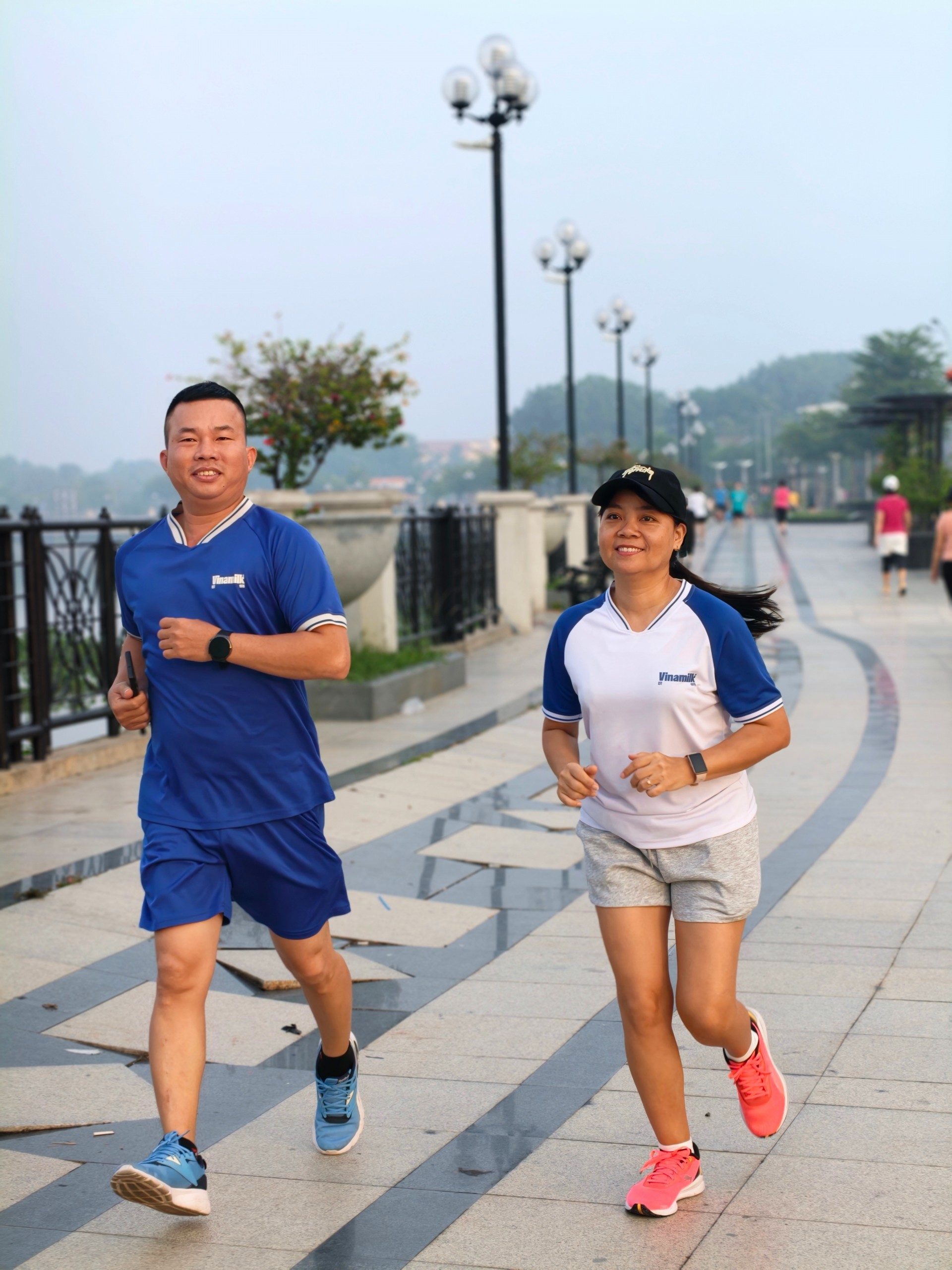 Despite not starting from the same point, thousands of footsteps from all over the country are heading towards a common goal - celebrating Vinamilk's 50th anniversary.