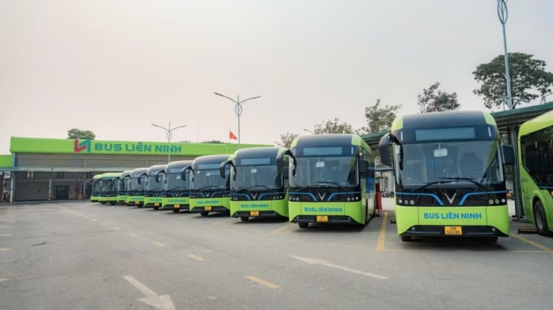 Hanoi Offers Free Bus and Train Rides for Independence Day Holiday