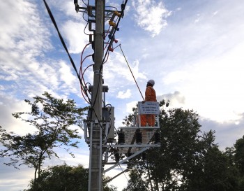 Điện lực Tủa Chùa (Công ty Điện lực Điện Biên) đóng điện 3 trạm biến áp phục vụ Nhân dân đón Tết Độc lập 2/9
