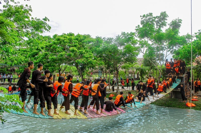មិត្តយុវវ័យយ៉ាងច្រើនកុះករចូលរួមសកម្មភាពនៅតំបន់ទេសចរណ៍ My Khanh Can Tho។