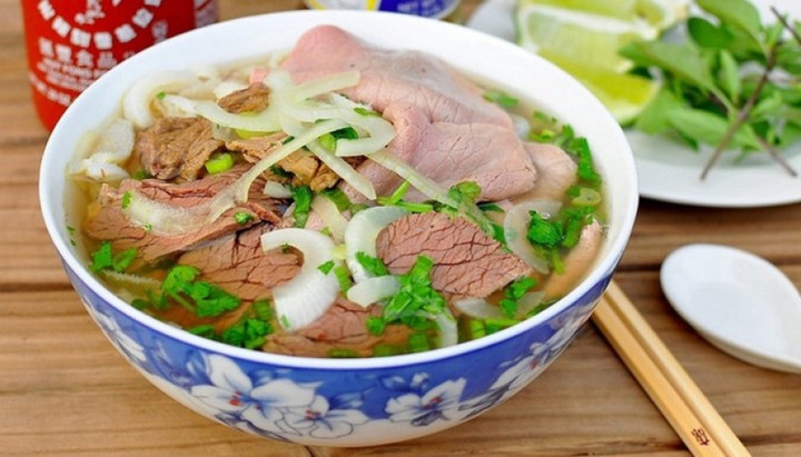 Pho is not only a beloved dish among Vietnamese people but also captivates many international visitors (illustrative photo). Pho is not only a beloved dish among Vietnamese people but also captivates many international visitors (illustrative photo).