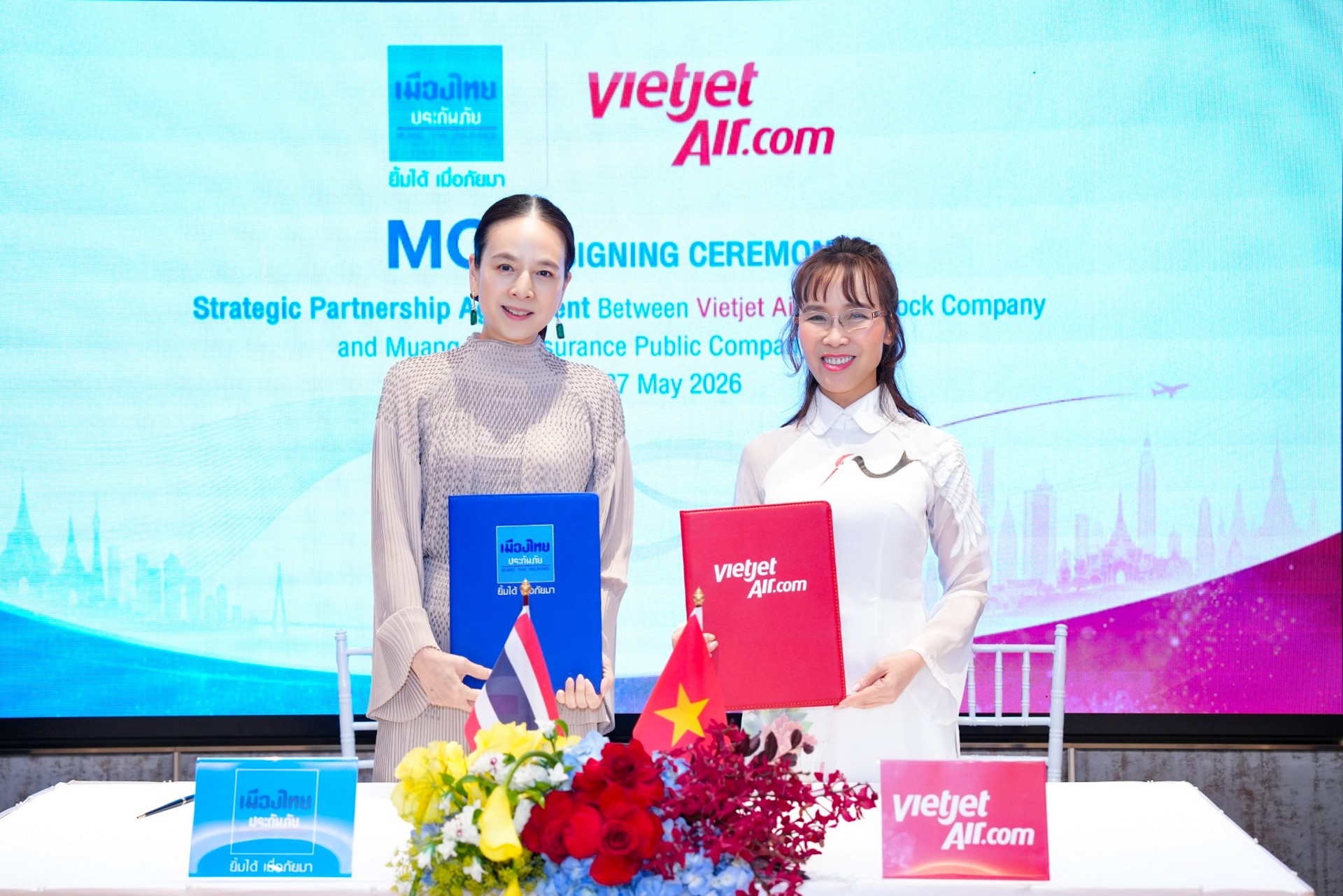 Hai “Madam” và mối duyên với bóng đá Việt Nam - Thái Lan Hai “Madam” và mối duyên với bóng đá Việt Nam - Thái Lan