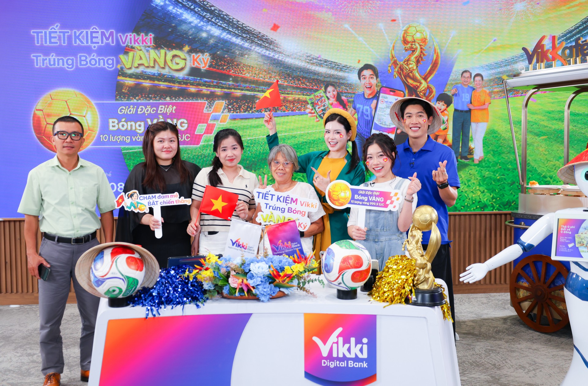Cùng Vikki Digital Bank tiếp lửa Đội tuyển Việt Nam, săn “Bóng VÀNG Ký” 10 lượng vàng SJC 999.9