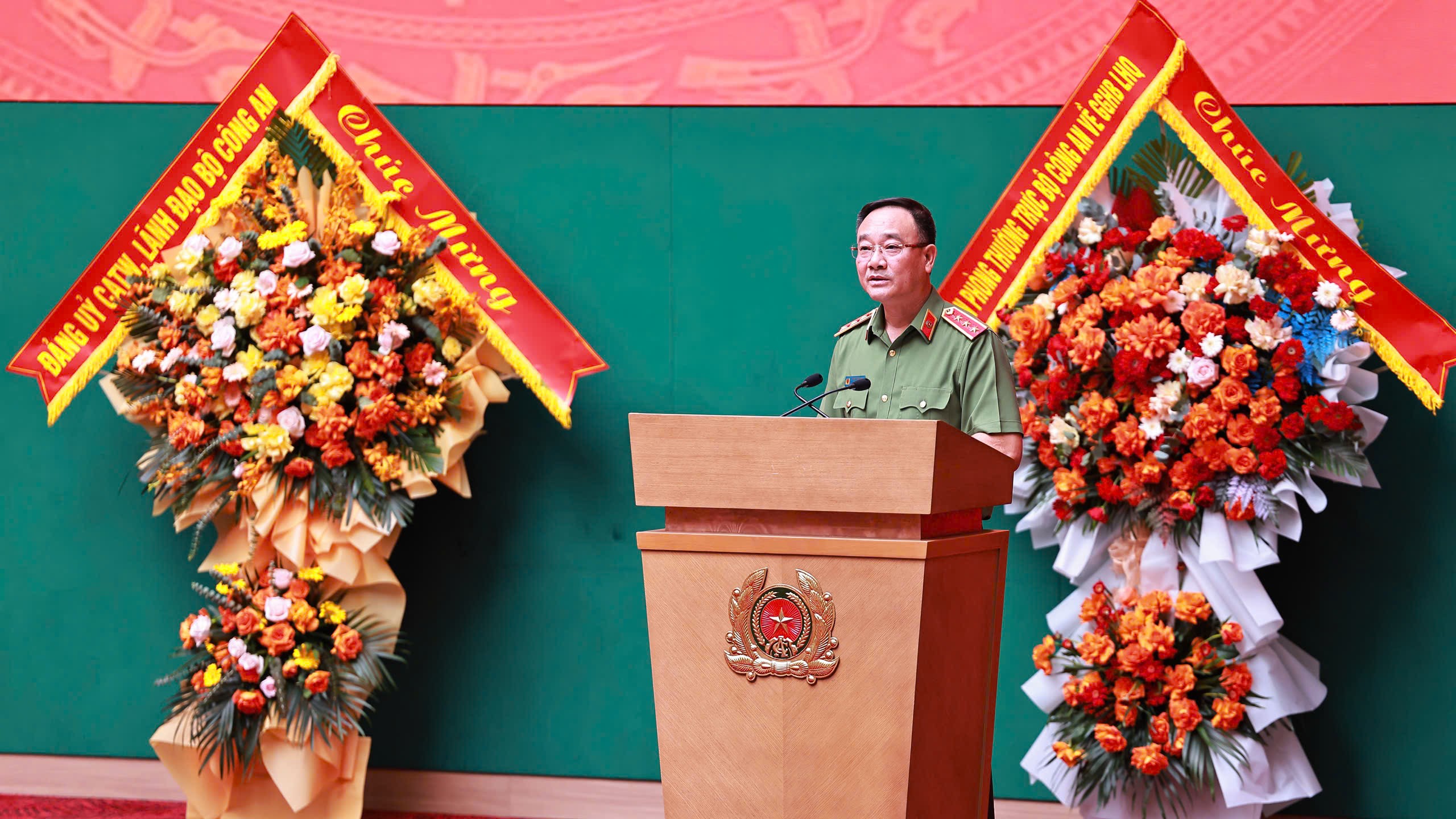 9 sĩ quan Công an Việt Nam lên đường gìn giữ hòa bình tại Nam Sudan 9 sĩ quan Công an Việt Nam lên đường gìn giữ hòa bình tại Nam Sudan
