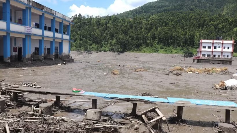 Chạy đua tìm hơn 1.000 người mất tích sau lũ quét tại biên giới Nepal - Trung Quốc