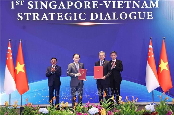 AI, Semiconductors, Quantum Technology: New Areas of Vietnam-Singapore Cooperation