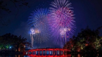 ទីក្រុង Ha Noi បាញ់កាំជ្រួចនៅទីតាំងចំនួន ៥ អបអរសាទរទិវាបុណ្យជាតិ ២ កញ្ញា